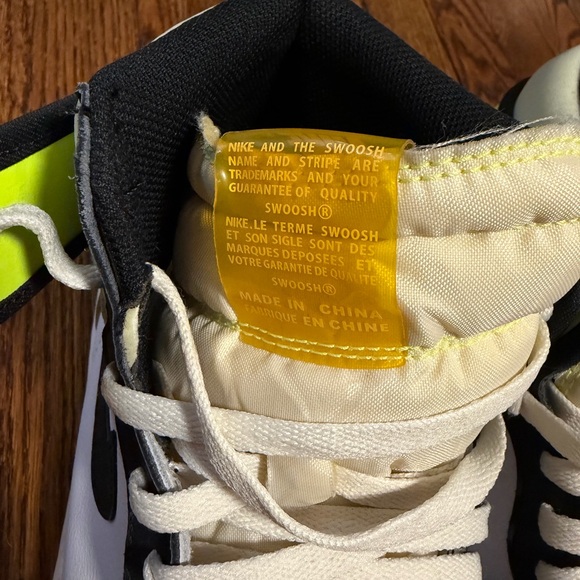 Air Jordan Retro 1 ‘Volt’ Sz 11 - Picture 6 of 10